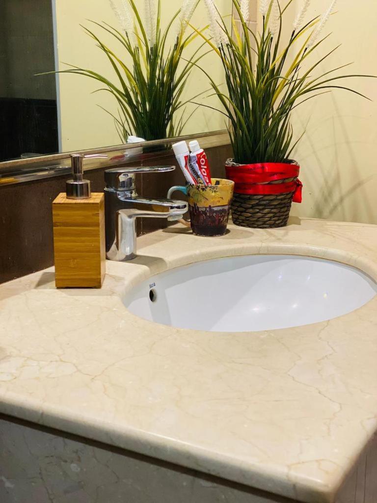 Plaza Mar Apartment *